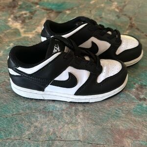 Nike dunks panda
